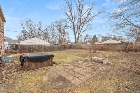 Tiny photo for 132 N Pinecrest Road, Bolingbrook, IL 60440 (MLS # 12594616)