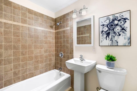 Tiny photo for 340 James Avenue, Mundelein, IL 60060 (MLS # 12761520)