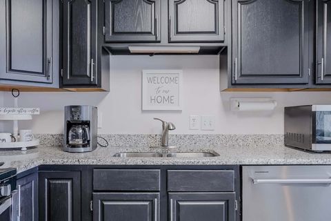 Tiny photo for 5065 Spinnaker Lane #E, Crown Point, IN 46307 (MLS # 12610962)