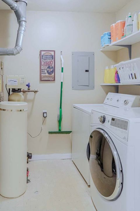 Tiny photo for 5065 Spinnaker Lane #E, Crown Point, IN 46307 (MLS # 12610962)