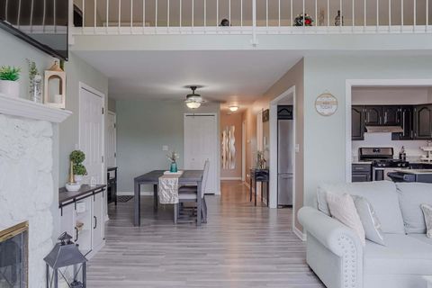 Tiny photo for 5065 Spinnaker Lane #E, Crown Point, IN 46307 (MLS # 12610962)