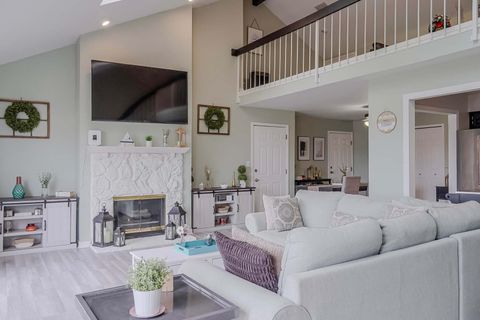 Tiny photo for 5065 Spinnaker Lane #E, Crown Point, IN 46307 (MLS # 12610962)