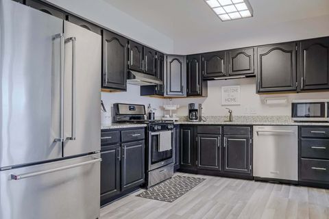 Tiny photo for 5065 Spinnaker Lane #E, Crown Point, IN 46307 (MLS # 12610962)