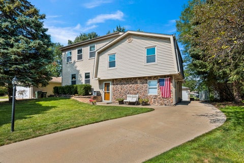 Tiny photo for 1476 Worden Way, Elk Grove Village, IL 60007 (MLS # 12740527)