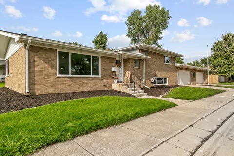 Photo of 1554 Idlewild Lane, Homewood, IL 60430 (MLS # 12729607)