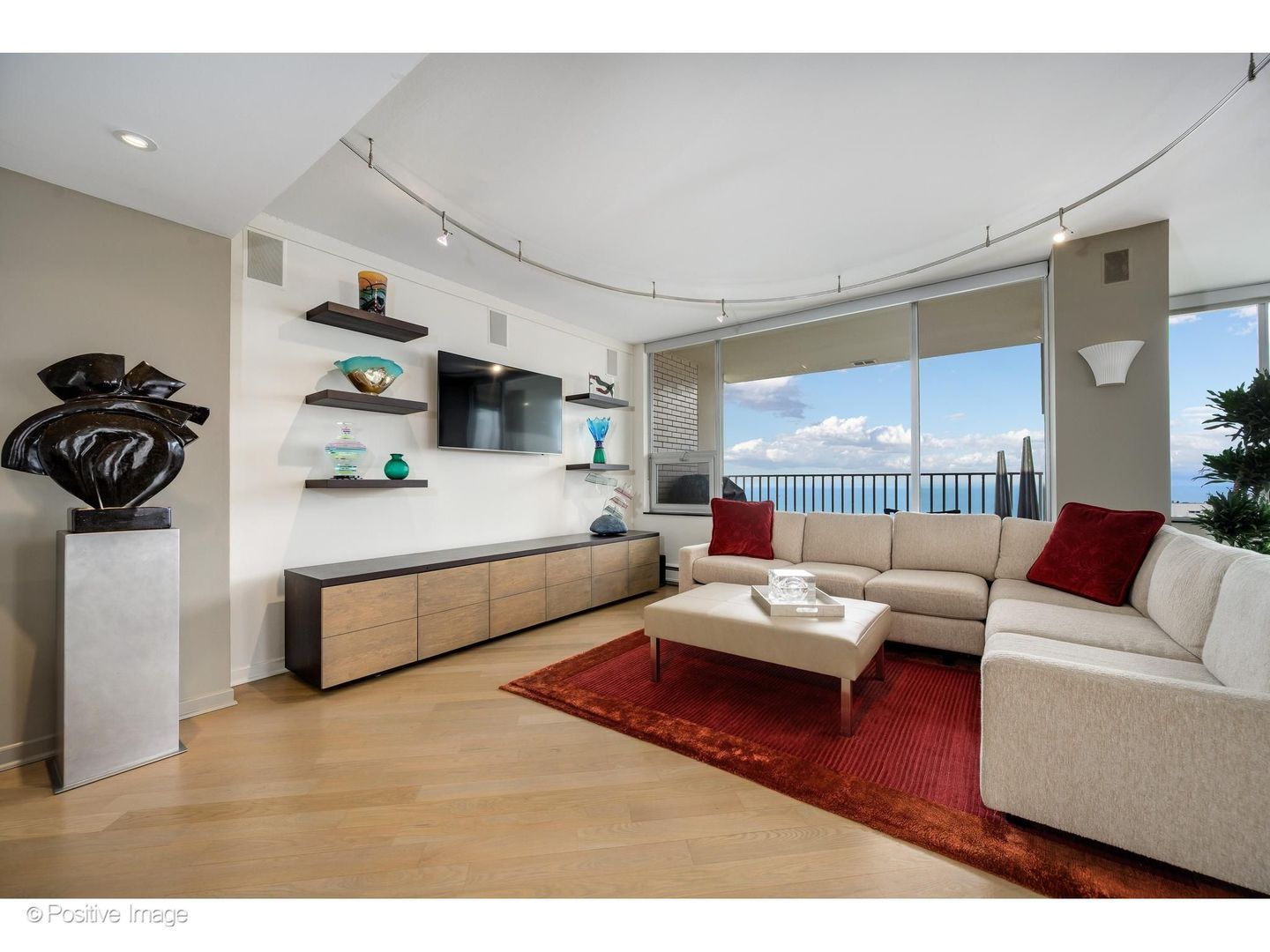 1000 N Lake Shore Plaza 39B