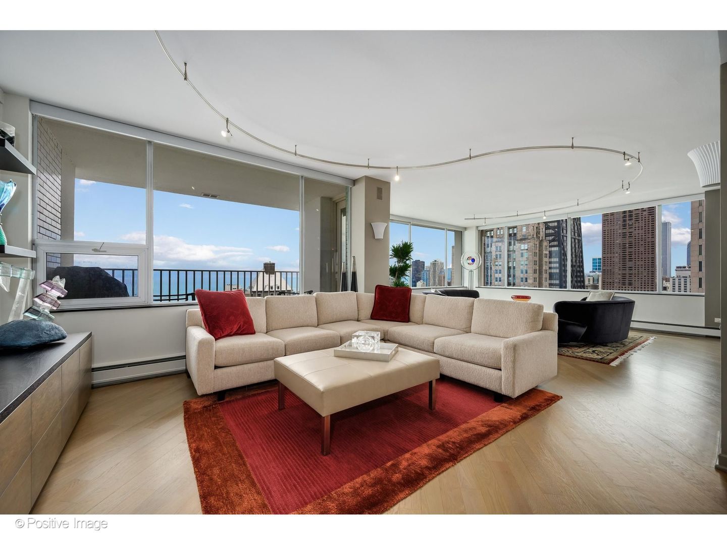 1000 N Lake Shore Plaza 39B
