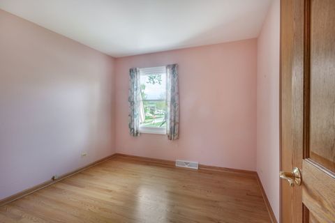 Tiny photo for 3990 Hudson Drive, Hoffman Estates, IL 60192 (MLS # 12629031)