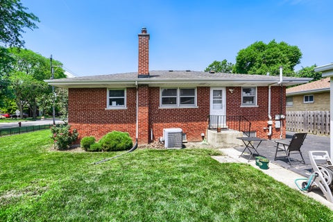 Tiny photo for 603 N Wilshire Lane, Arlington Heights, IL 60004 (MLS # 12700270)