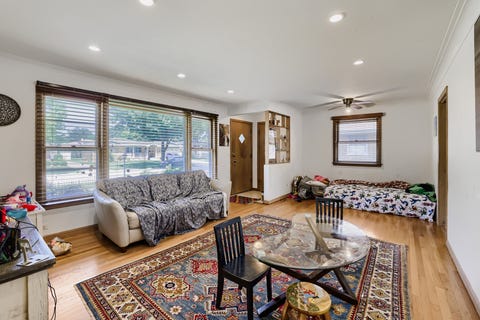 Tiny photo for 603 N Wilshire Lane, Arlington Heights, IL 60004 (MLS # 12700270)