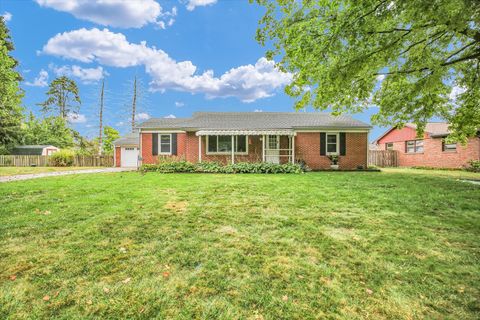 Photo of 306 Dodson Drive E, Urbana, IL 61802 (MLS # 12486716) Photo of 306 Dodson Drive E, Urbana, IL 61802 (MLS # 12486716)