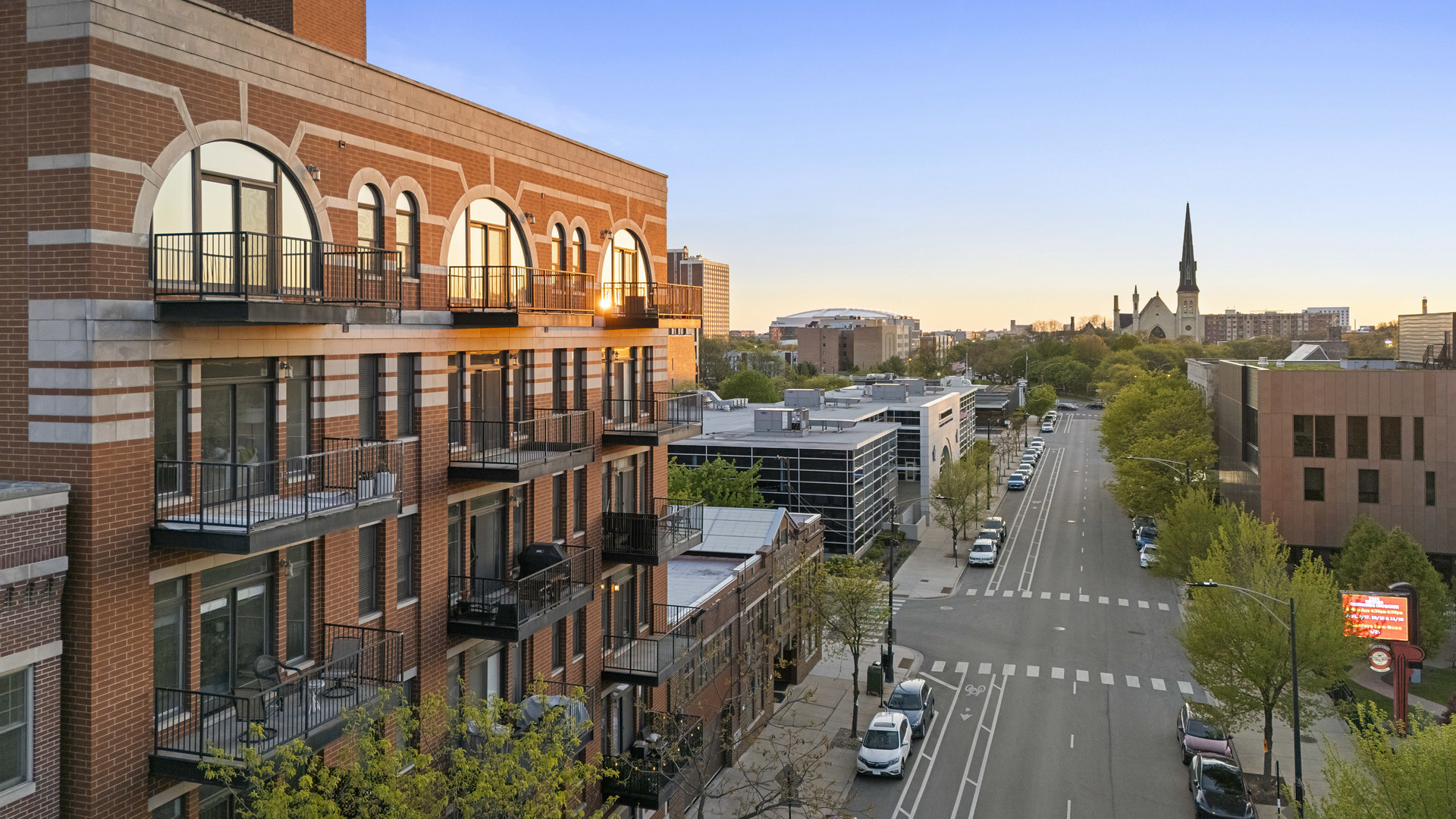 1355 W WASHINGTON Boulevard 4D