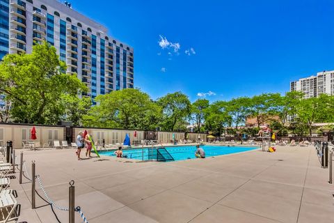 Tiny photo for 88 W Schiller Street #305L, Chicago, IL 60610 (MLS # 12478403)
