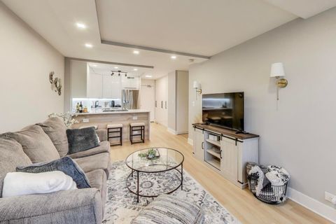 Tiny photo for 88 W Schiller Street #305L, Chicago, IL 60610 (MLS # 12478403)