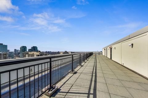 Tiny photo for 88 W Schiller Street #305L, Chicago, IL 60610 (MLS # 12478403)