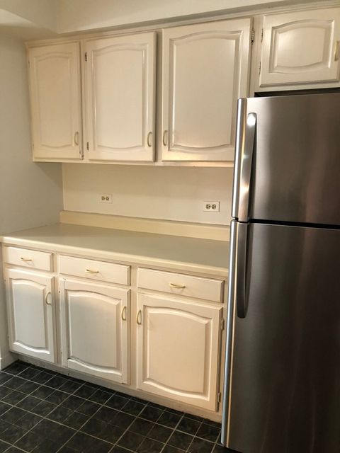 Tiny photo for 353 Le Parc Circle #353, Buffalo Grove, IL 60089 (MLS # 12494470)
