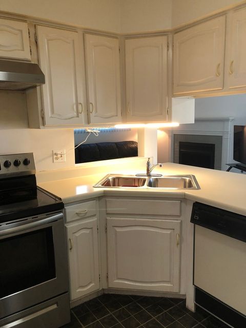 Tiny photo for 353 Le Parc Circle #353, Buffalo Grove, IL 60089 (MLS # 12494470)