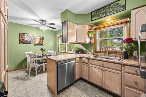 Tiny photo for 1531 29th Street, Bettendorf, IA 52722 (MLS # 12761214)