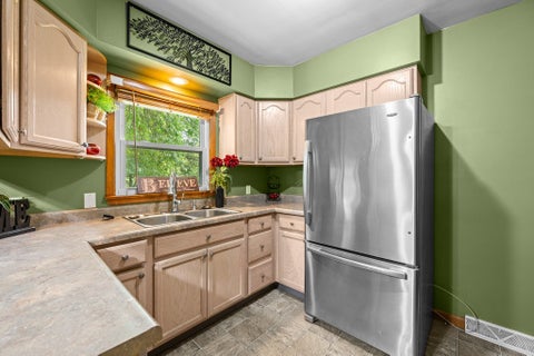 Tiny photo for 1531 29th Street, Bettendorf, IA 52722 (MLS # 12761214)