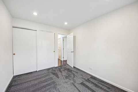 Tiny photo for 170 Grove Avenue #B, Des Plaines, IL 60016 (MLS # 12633056)