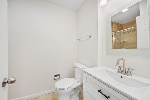 Tiny photo for 170 Grove Avenue #B, Des Plaines, IL 60016 (MLS # 12633056)