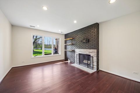 Tiny photo for 170 Grove Avenue #B, Des Plaines, IL 60016 (MLS # 12633056)