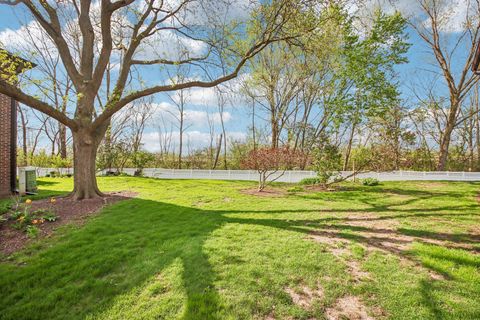 Tiny photo for 170 Grove Avenue #B, Des Plaines, IL 60016 (MLS # 12633056)