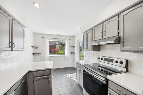 Tiny photo for 170 Grove Avenue #B, Des Plaines, IL 60016 (MLS # 12633056)