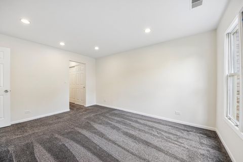 Tiny photo for 170 Grove Avenue #B, Des Plaines, IL 60016 (MLS # 12633056)
