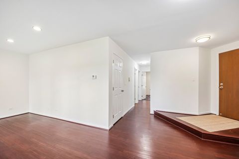 Tiny photo for 170 Grove Avenue #B, Des Plaines, IL 60016 (MLS # 12633056)