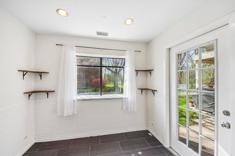 Tiny photo for 170 Grove Avenue #B, Des Plaines, IL 60016 (MLS # 12633056)