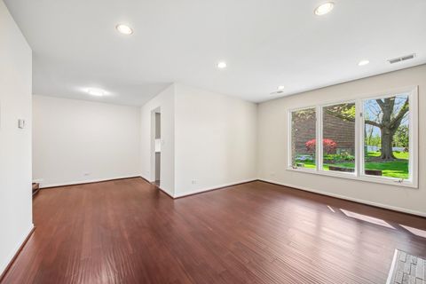 Tiny photo for 170 Grove Avenue #B, Des Plaines, IL 60016 (MLS # 12633056)