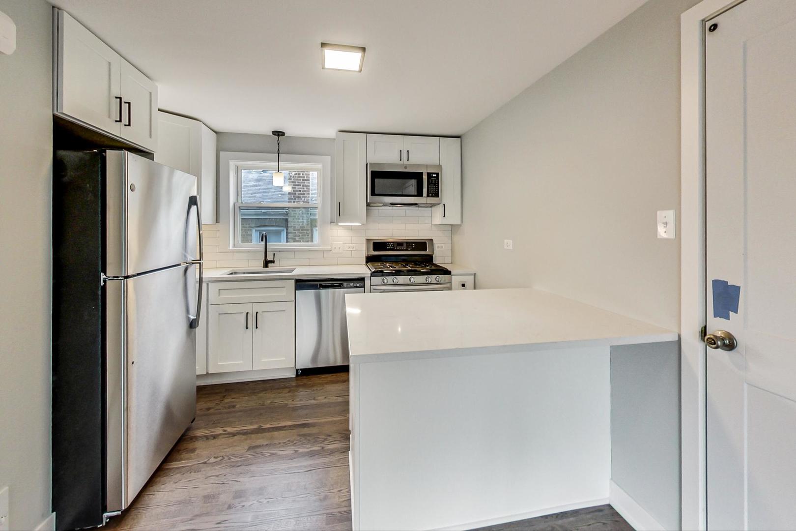 11106 S Washtenaw Avenue 1E