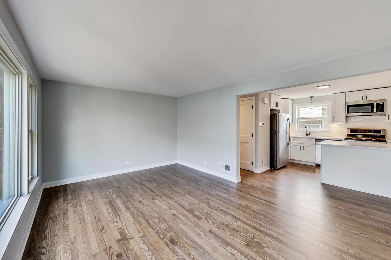11106 S Washtenaw Avenue 1E