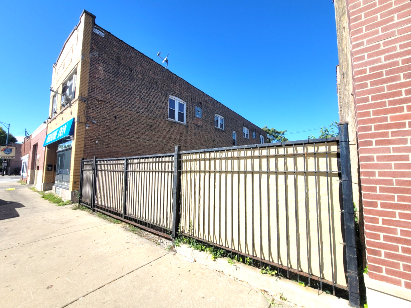 4950 W Diversey Avenue