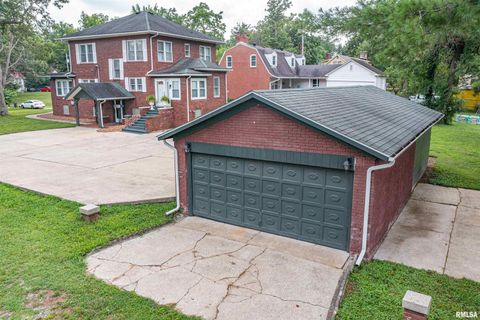 Tiny photo for 1800 FRANKLIN Avenue, Mt Vernon, IL 62864 (MLS # EB458955)