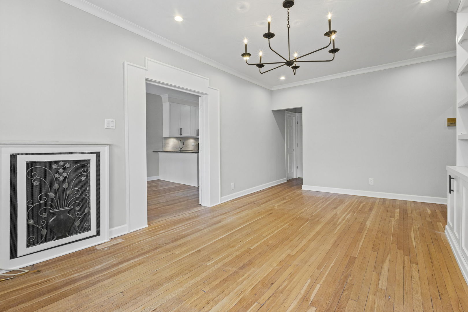 537 W Brompton Avenue 3S