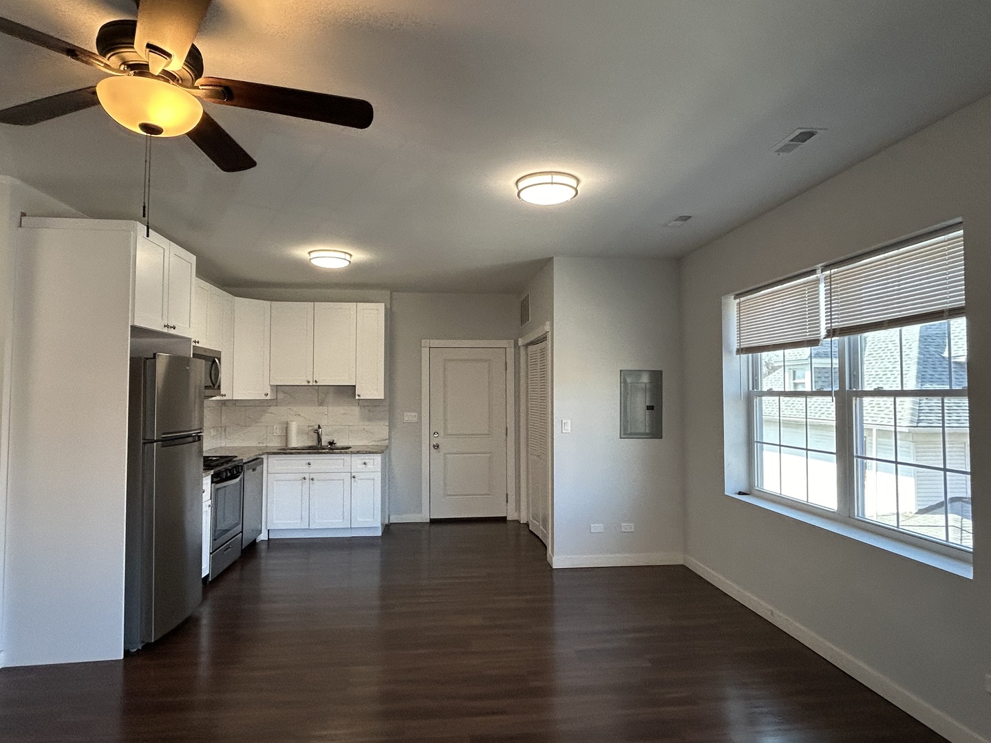 7441 N ROGERS Avenue 3A