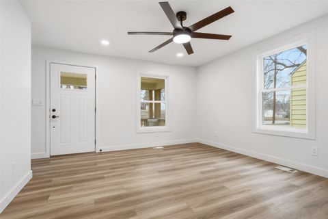 Tiny photo for 1207 W Walnut Street, Bloomington, IL 61701 (MLS # 12541706)