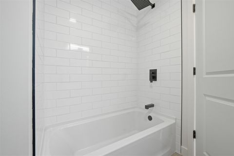 Tiny photo for 1207 W Walnut Street, Bloomington, IL 61701 (MLS # 12541706)