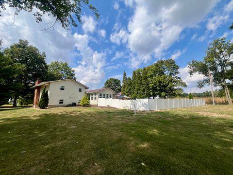 Tiny photo for 512 Norton Drive, Oakland, IL 61943 (MLS # 12470596)