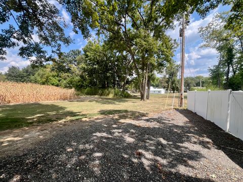 Tiny photo for 512 Norton Drive, Oakland, IL 61943 (MLS # 12470596)