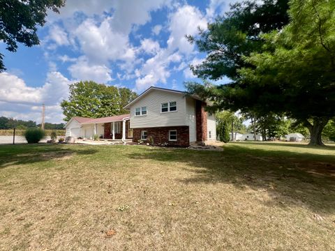 Tiny photo for 512 Norton Drive, Oakland, IL 61943 (MLS # 12470596)