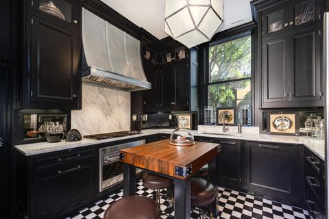 Tiny photo for 1500 N Astor Street #6, Chicago, IL 60610 (MLS # 12617349)