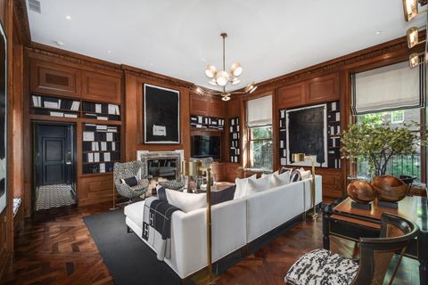 Tiny photo for 1500 N Astor Street #6, Chicago, IL 60610 (MLS # 12617349)