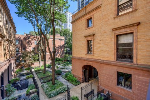 Tiny photo for 1500 N Astor Street #6, Chicago, IL 60610 (MLS # 12617349)