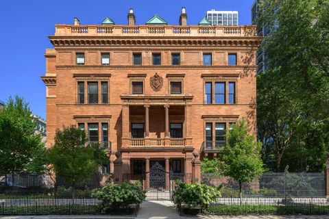 Tiny photo for 1500 N Astor Street #6, Chicago, IL 60610 (MLS # 12617349)