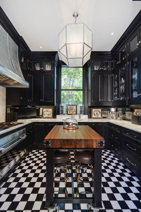 Tiny photo for 1500 N Astor Street #6, Chicago, IL 60610 (MLS # 12617349)