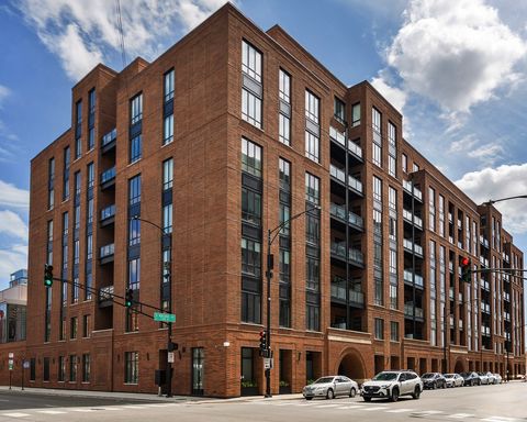 305 S Racine Avenue 2A Chicago IL 60607