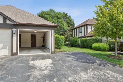 Tiny photo for 230 Windsor Lane #D, Willowbrook, IL 60527 (MLS # 12702907)